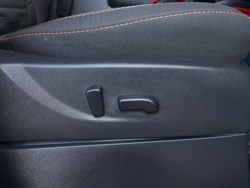 Used 2025 Nissan Frontier PRO-4X image 19