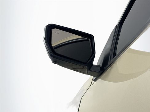 Used 2023 GMC Canyon AT4 w/ AT4 Premium Package AWD/4WD image 5