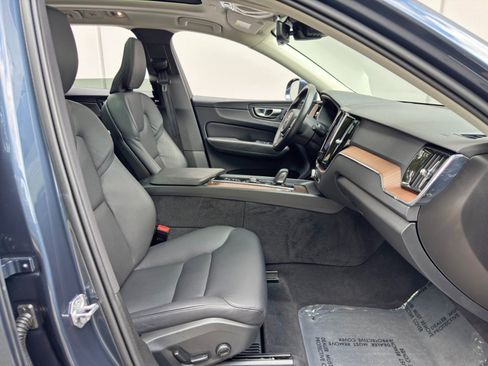 Used 2021 Volvo XC60 T8 Inscription Expression w/ Premium Package AWD/4WD image 16