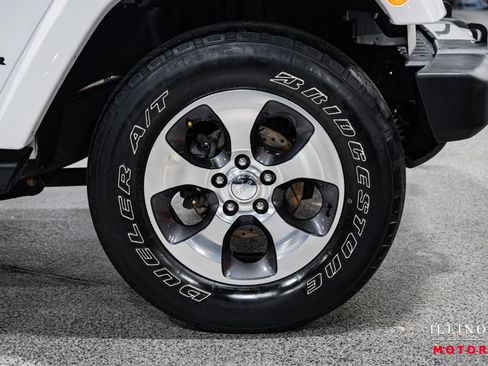 Used 2016 Jeep Wrangler Unlimited Sahara image 12