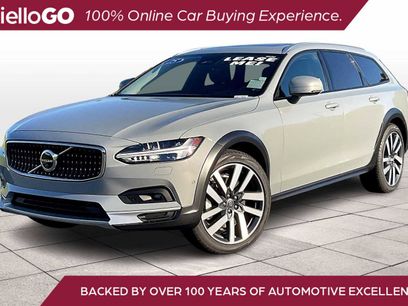 Used 2025 Volvo V90 B6 Cross Country Plus w/ Protection Package Premier