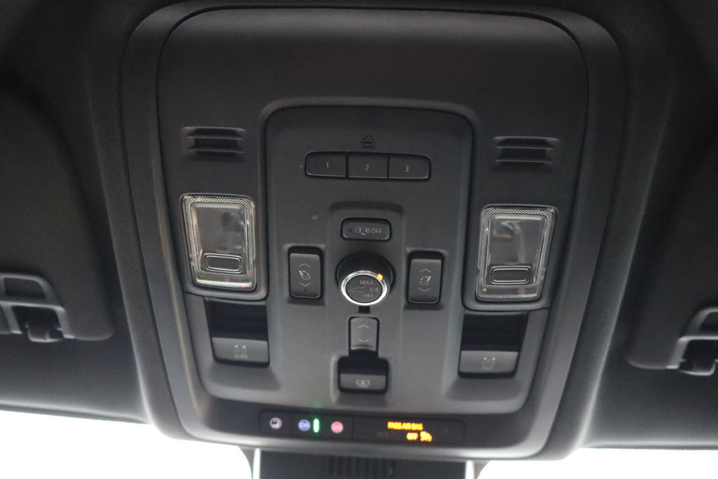 Used 2023 Chevrolet Tahoe Premier AWD/4WD image 20