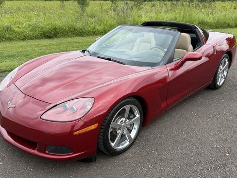 Used 2008 Chevrolet Corvette Coupe w/ Preferred Equipment Group RWD image 3