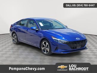 Used 2023 Hyundai Elantra SEL w/ Convenience Package image 1