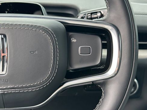 New 2026 Lincoln Navigator Reserve w/ Jet Appearance Package AWD/4WD image 9