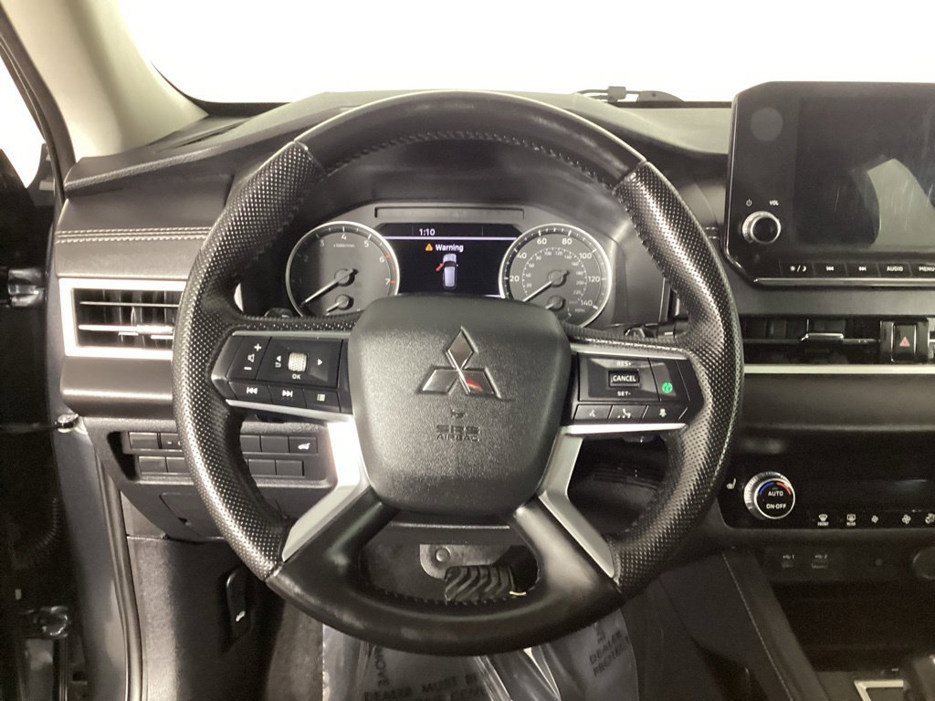 Used 2024 Mitsubishi Outlander SE Black Edition FWD image 16