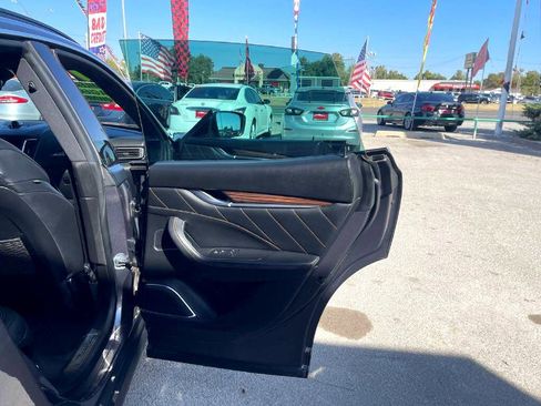 Used 2019 Maserati Levante S GranSport image 8