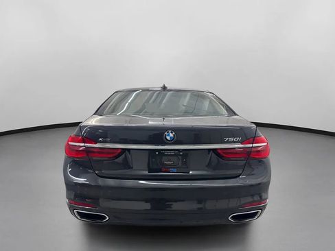 Used 2017 BMW 750i xDrive image 8