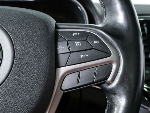 Used 2020 Jeep Grand Cherokee Overland RWD image 14