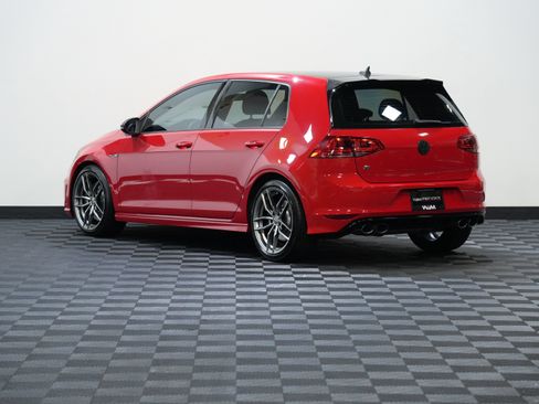 Used 2017 Volkswagen Golf 4-Door AWD/4WD image 8