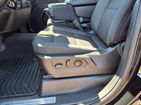 Used 2025 Chevrolet Silverado 1500 LT image 45