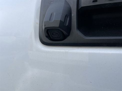 Used 2021 Toyota Tacoma SR5 image 10