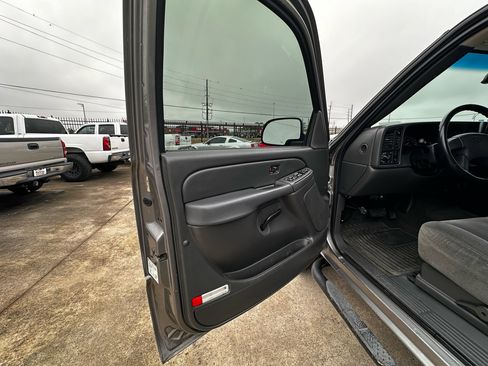 Used 2006 Chevrolet Silverado 1500 LT w/ Light Duty Power Package image 18