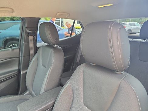 Used 2023 Buick Encore GX Select w/ Safety Package II AWD/4WD image 18