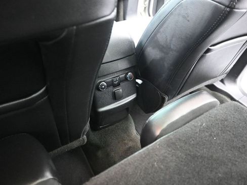 Used 2017 Ford Explorer XLT w/ Equipment Group 202A FWD image 21