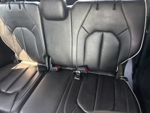 Used 2025 Chrysler Pacifica Limited FWD image 29