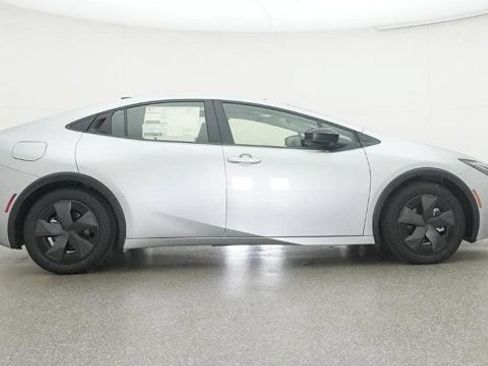 New 2026 Toyota Prius Plug-In Hybrid FWD image 26