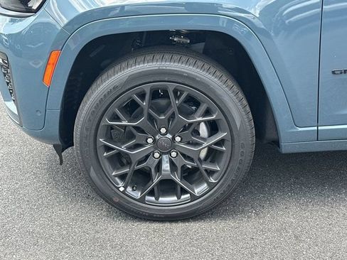 New 2026 Jeep Grand Cherokee L Summit w/ Obsidian Package AWD/4WD image 11
