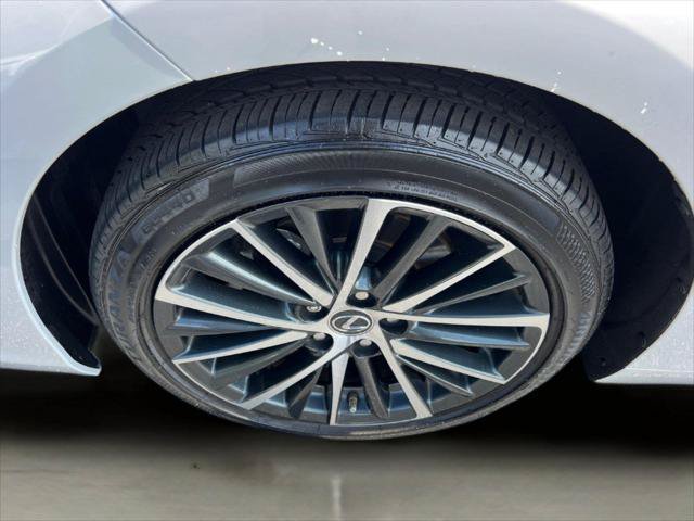 Certified 2025 Lexus ES 350 w/ Premium Package FWD image 11