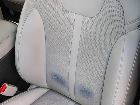 Used 2023 Kia Sorento SX image 23