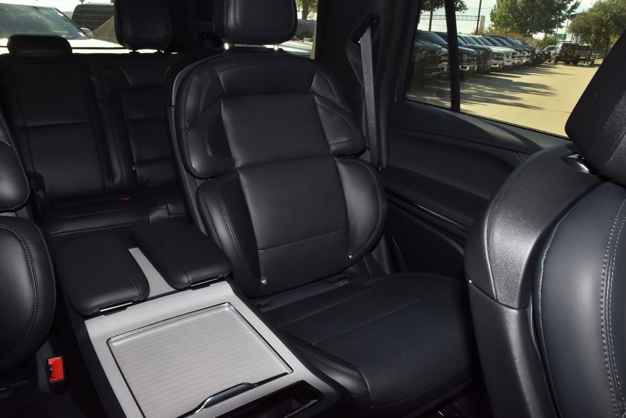 New 2027 Lincoln Navigator Reserve w/ Jet Appearance Package AWD/4WD image 22