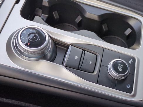 Used 2023 Ford Explorer XLT image 32