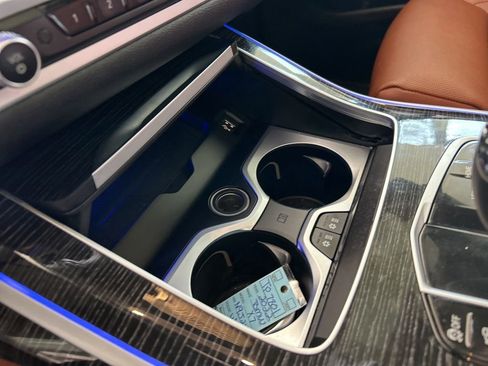 Used 2022 BMW X7 M50i image 56