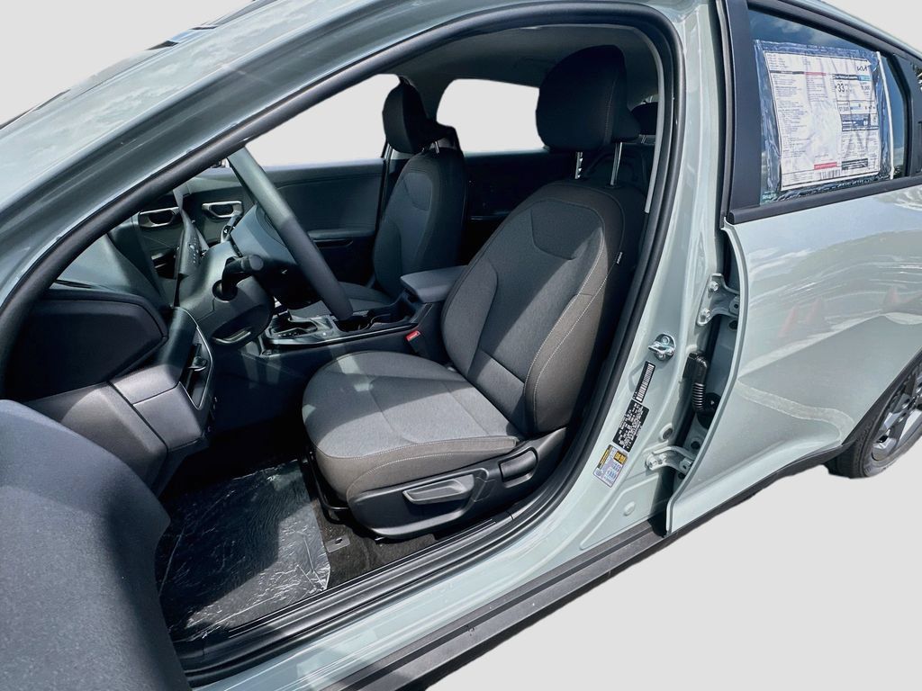New 2026 Kia K4 FWD image 19