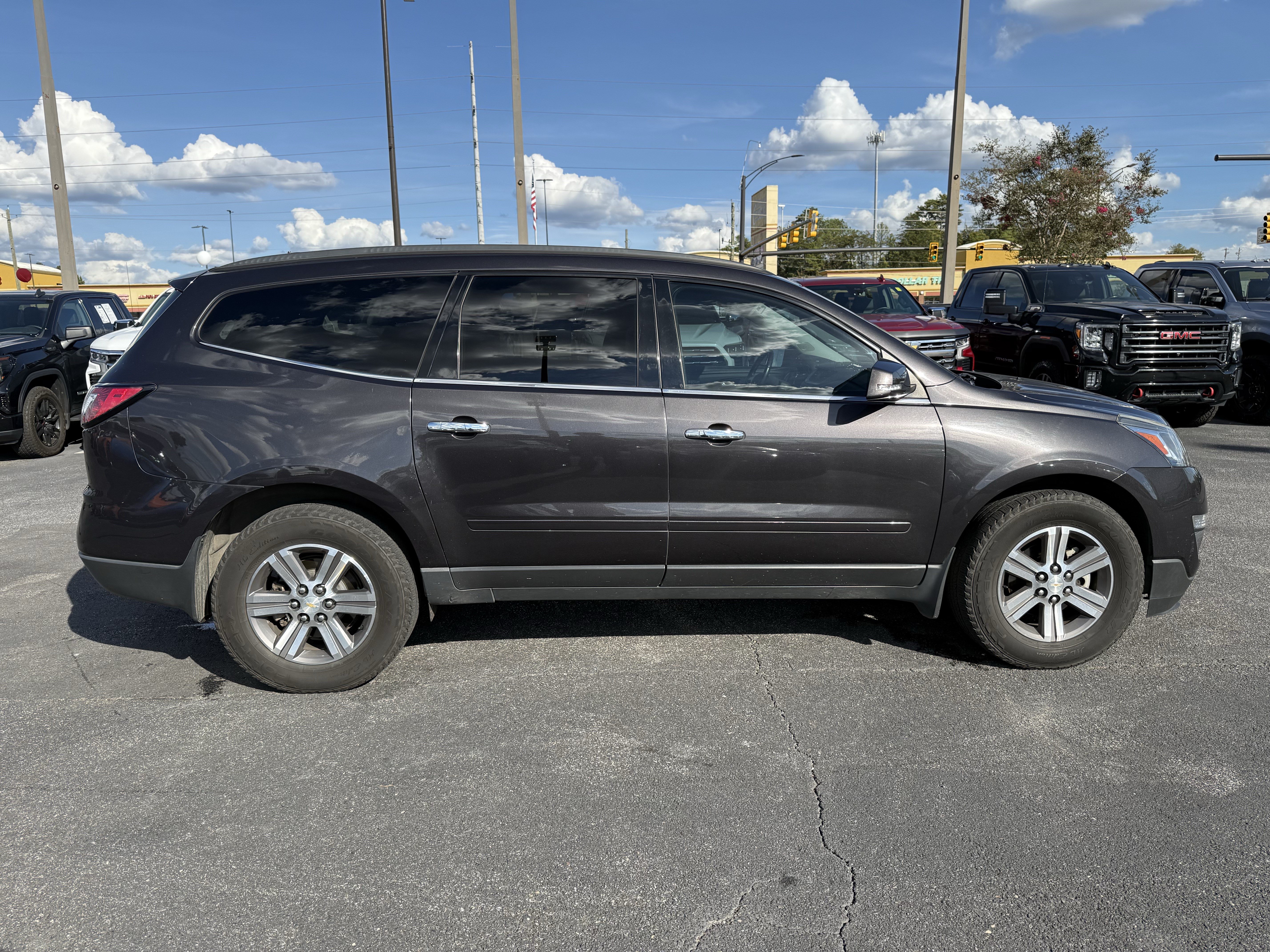 Used 2016 Chevrolet Traverse LT FWD image 12