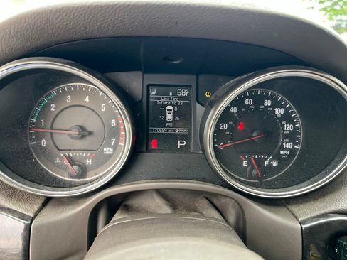 Used 2013 Jeep Grand Cherokee Laredo AWD/4WD image 34