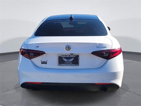 Used 2022 Alfa Romeo Giulia Ti image 5