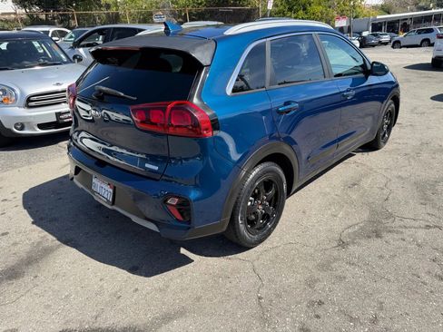 Used 2020 Kia Niro LX FWD image 3