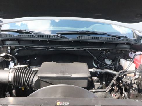 New 2025 GMC Sierra 2500 SLE w/ SLE Value Package; image 18