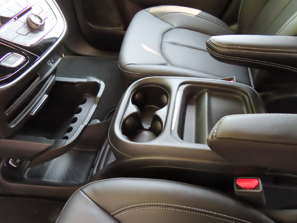 New 2027 Chrysler Pacifica Select w/ Family Tech Group AWD/4WD image 6
