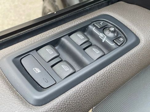 Used 2016 Land Rover LR4 HSE image 15