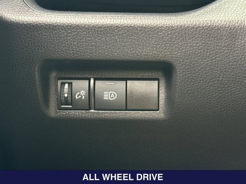 Used 2025 Toyota RAV4 LE AWD/4WD image 29
