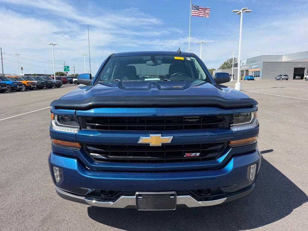 Used 2018 Chevrolet Silverado 1500 LT w/ All Star Edition AWD/4WD image 2
