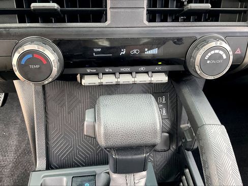 Used 2025 Toyota 4Runner SR5 image 33