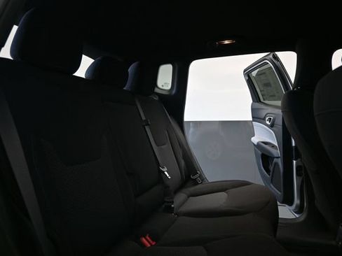 Used 2025 Jeep Compass Sport w/ Mopar Graphics Package AWD/4WD image 17