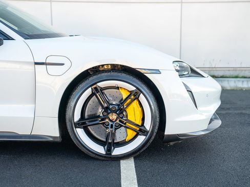 Certified 2021 Porsche Taycan Turbo S image 9