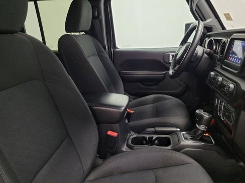 Used 2018 Jeep Wrangler Unlimited Sport S AWD/4WD image 21