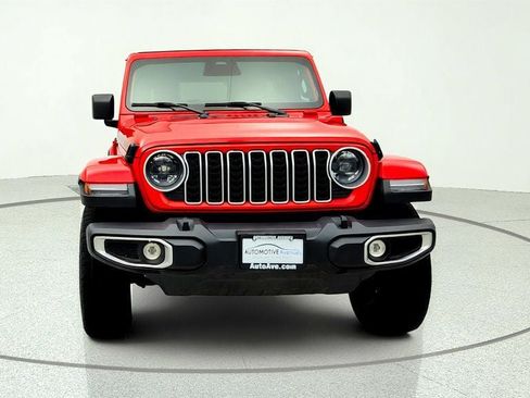 Used 2025 Jeep Wrangler Unlimited Sahara w/ Safety Group AWD/4WD image 2
