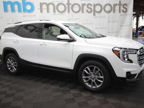 Used 2023 GMC Terrain SLT AWD/4WD image 10