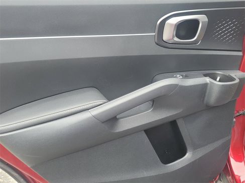 Used 2023 Kia Sorento LX image 14