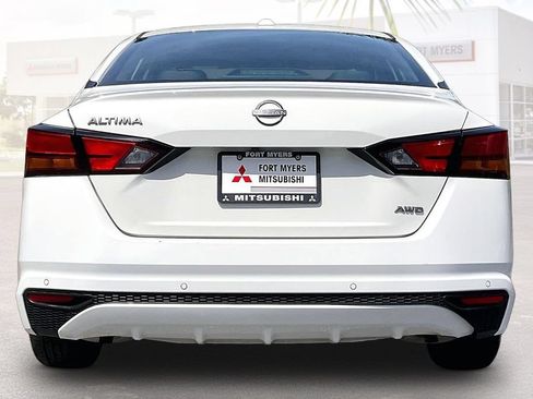 Used 2025 Nissan Altima 2.5 SV AWD/4WD image 16