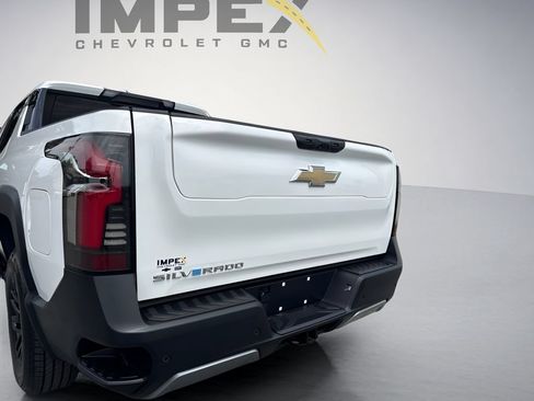 Used 2026 Chevrolet Silverado EV LT w/ Plus Package AWD/4WD image 4