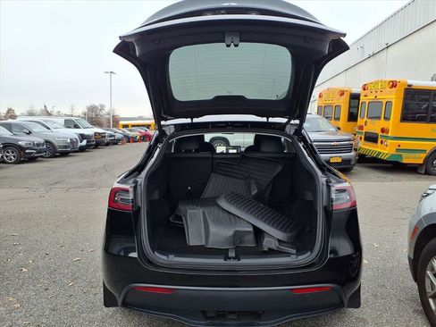 Used 2025 Tesla Model Y Long Range image 7