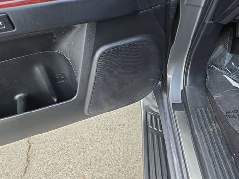 Used 2019 Lexus GX 460 image 32