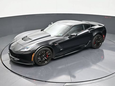Used 2019 Chevrolet Corvette Z06 RWD image 12