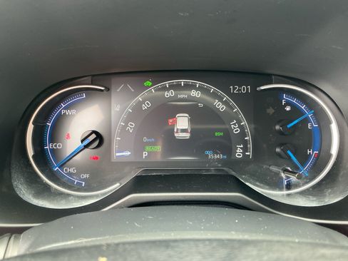 Used 2024 Toyota RAV4 XLE w/ Convenience Package AWD/4WD image 10
